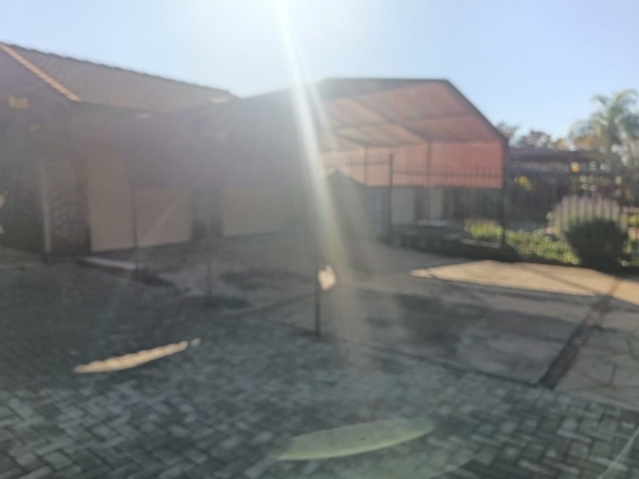 3 Bedroom Property for Sale in Rhodesdene Northern Cape